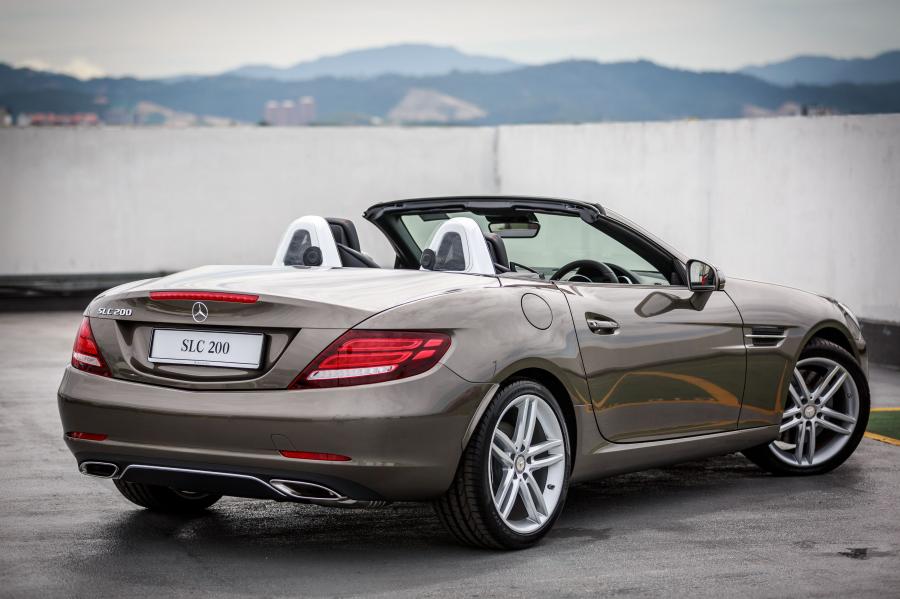  Mercedes-Benz SLC200 2017 года  (MY) (фото 2 из 21)